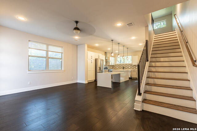 130 Rose Ln Property Photo 3