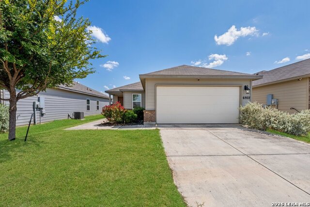 6922 Phoenix Path Property Photo 1