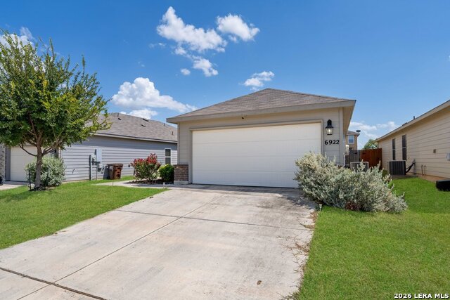 6922 Phoenix Path Property Photo 2
