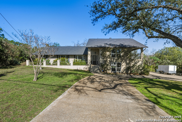 21 Royal Crst Property Photo 2