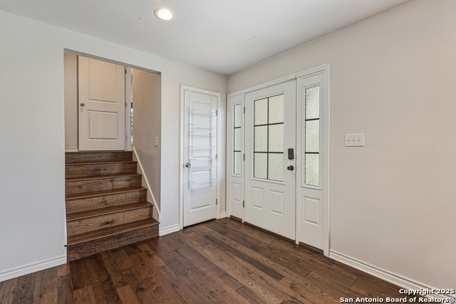 21 Royal Crst Property Photo 5