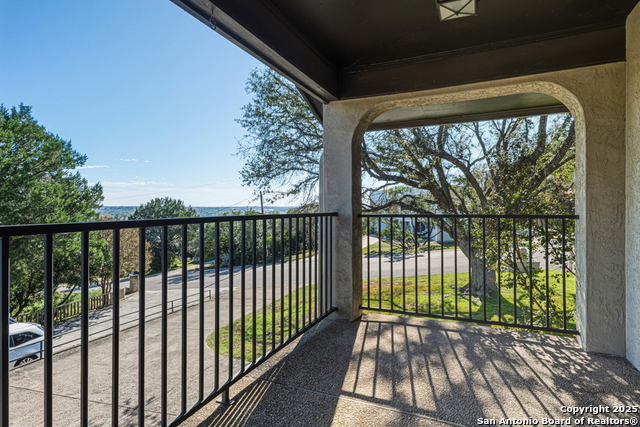 21 Royal Crst Property Photo 17