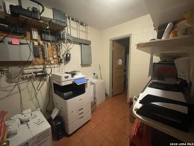 3716 S Presa Property Photo 9