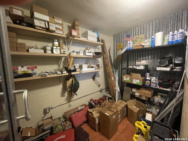 3716 S Presa Property Photo 10