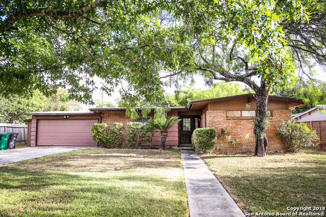 2819 BENT BOW DR Property Photo 1