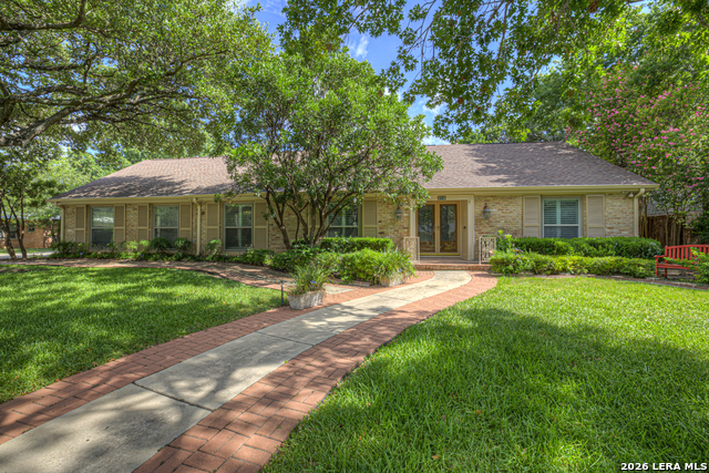 211 Royal Oaks Property Photo 1