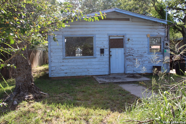 717 Omand Property Photo 1