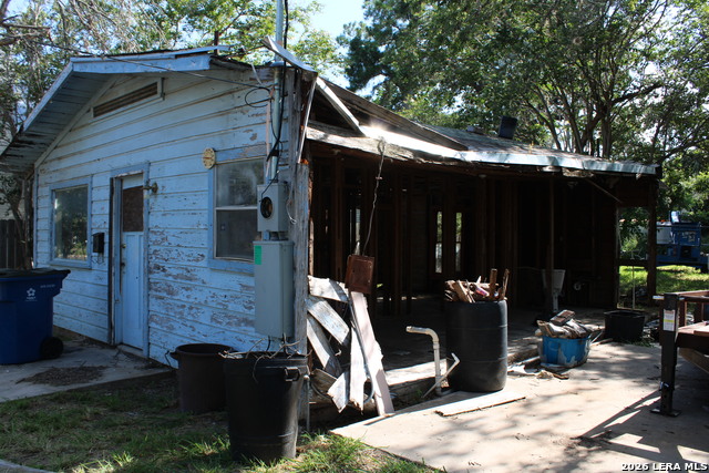 717 Omand Property Photo 3