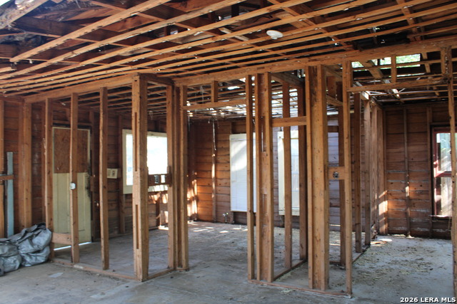 717 Omand Property Photo 4