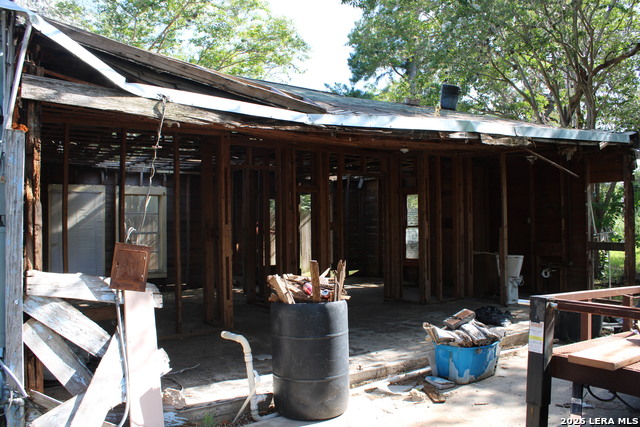 717 Omand Property Photo 5