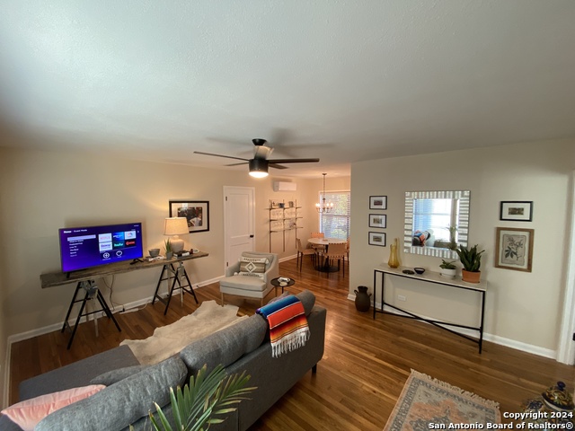 433 W Hollywood Ave Property Photo 1