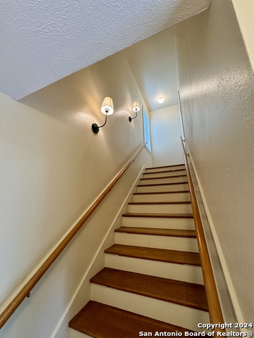 433 W Hollywood Ave Property Photo 4