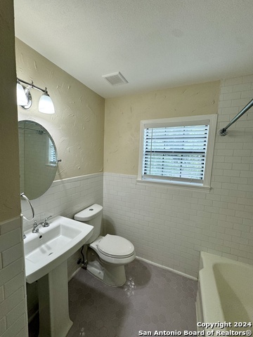 433 W Hollywood Ave Property Photo 8