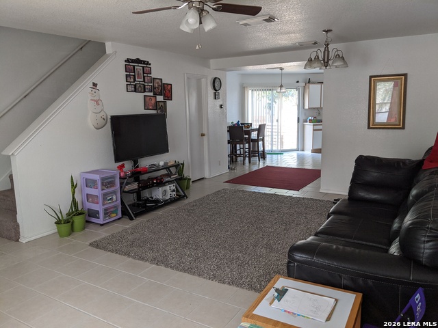 19 Fannin Post Property Photo 17