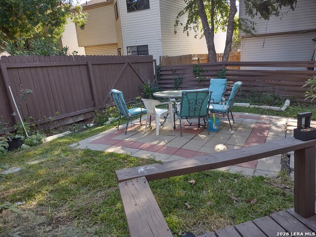 19 Fannin Post Property Photo 32