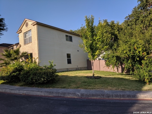 19 Fannin Post Property Photo 40