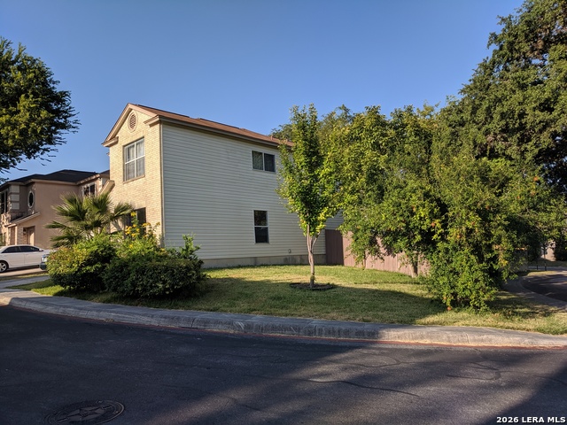 19 Fannin Post Property Photo 41