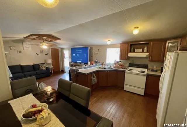 1606 The Lane Property Photo 4