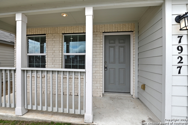 7927 Dovers Den Property Photo 3