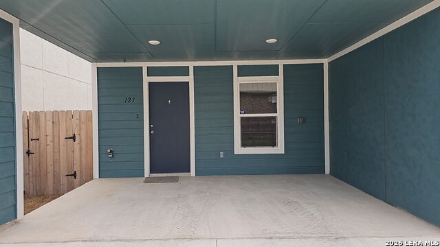 310 W Evergreen St Property Photo 4