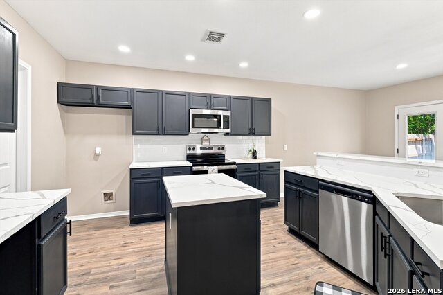54 Lockspring Property Photo 5