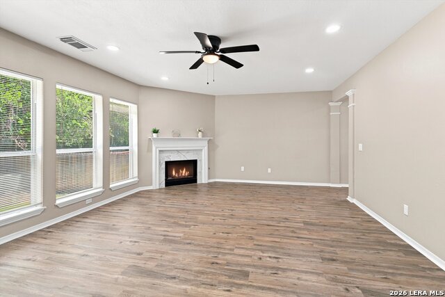 54 Lockspring Property Photo 9