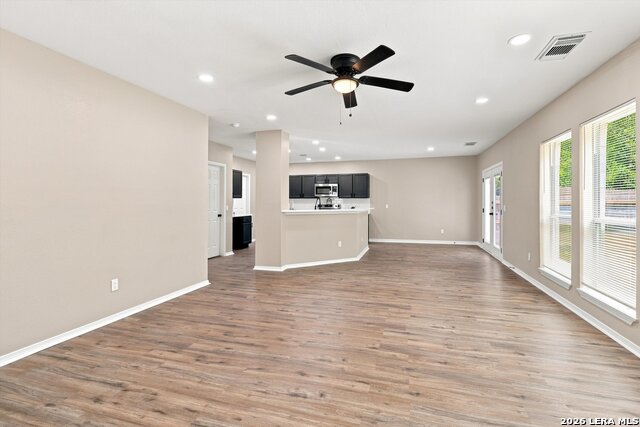 54 Lockspring Property Photo 12