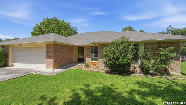 1233 Hollyhock Ln Property Photo 2