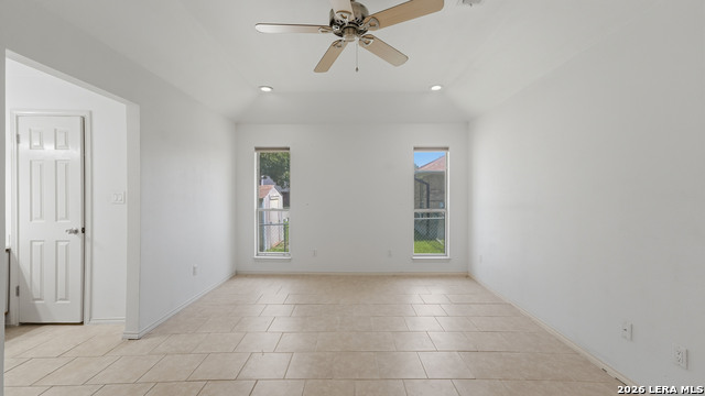 1233 Hollyhock Ln Property Photo 19