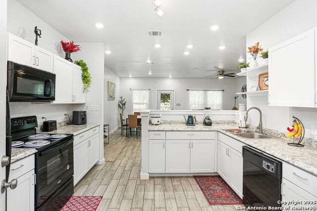 4 Oak Plz Property Photo 2