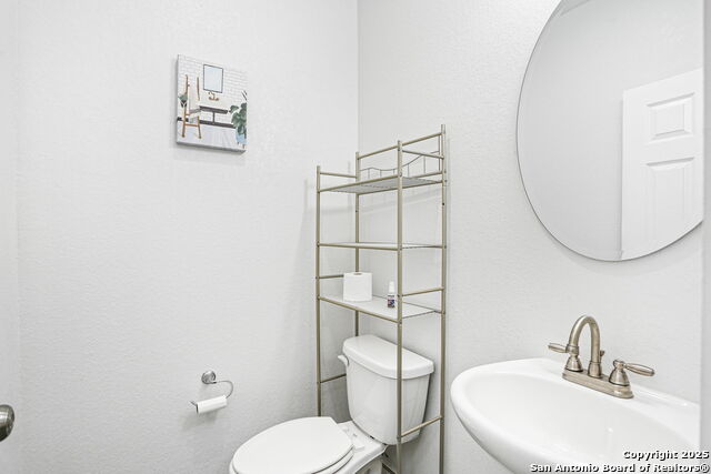 4 Oak Plz Property Photo 12