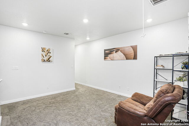 4 Oak Plz Property Photo 14