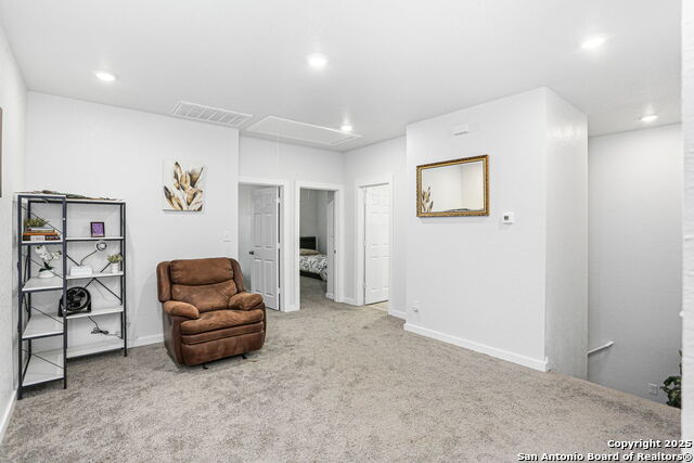 4 Oak Plz Property Photo 15