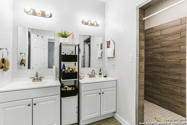 4 Oak Plz Property Photo 16