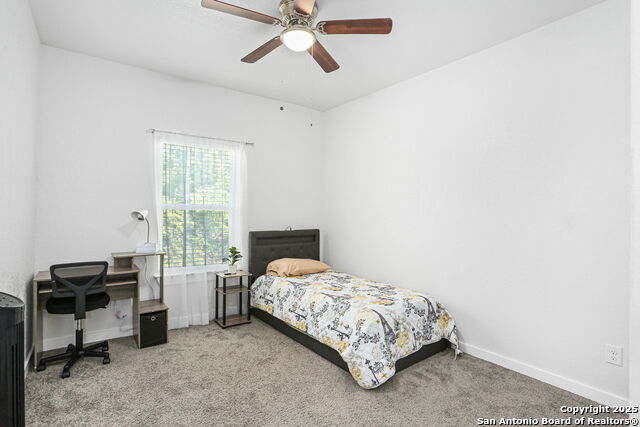 4 Oak Plz Property Photo 18