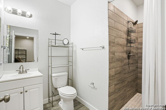 4 Oak Plz Property Photo 21