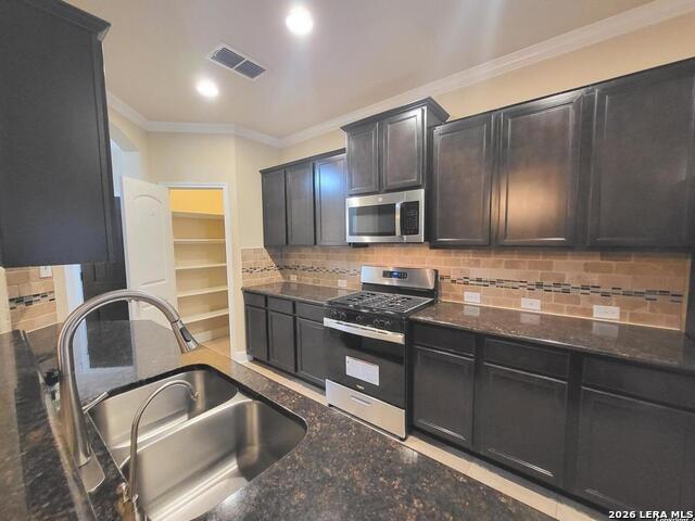 23831 Stately Oaks Property Photo 5