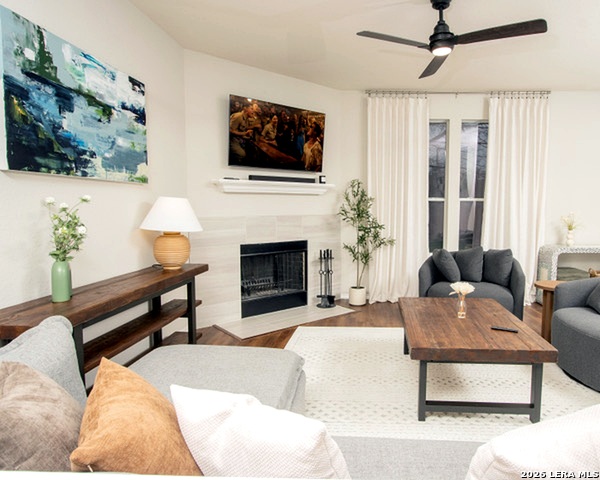 26807 Sparrow Rdg Property Photo 4