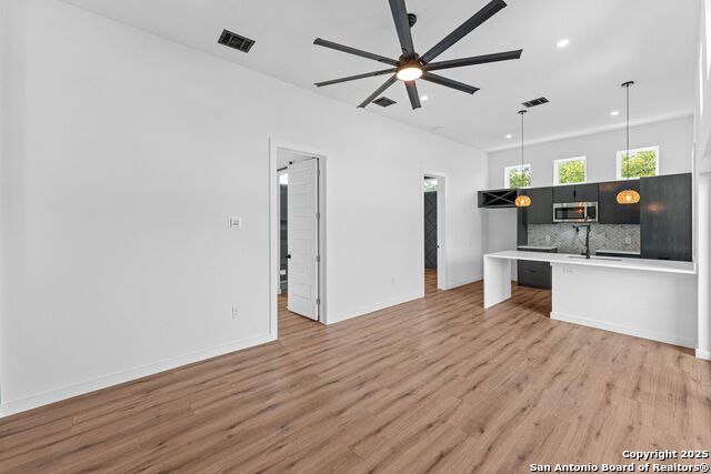 108 Vine St Property Photo 8