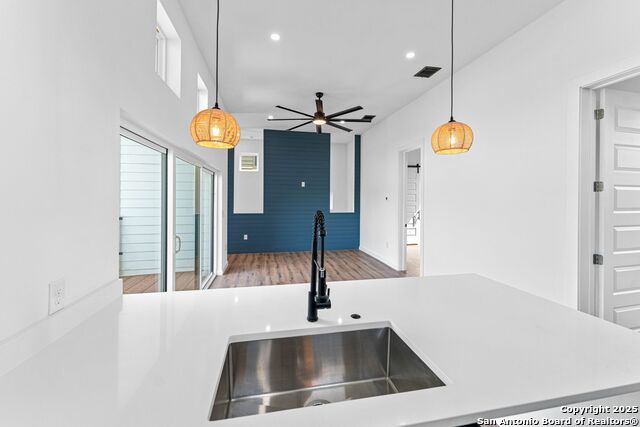 108 Vine St Property Photo 11