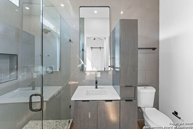 108 Vine St Property Photo 15