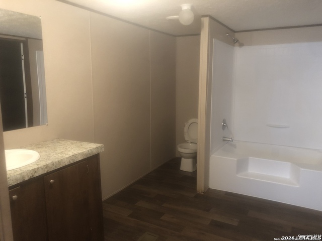 208 View Property Photo 4