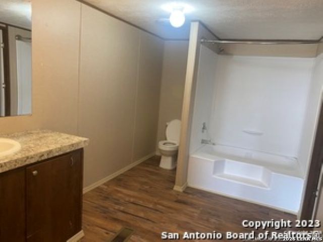 208 View Property Photo 6