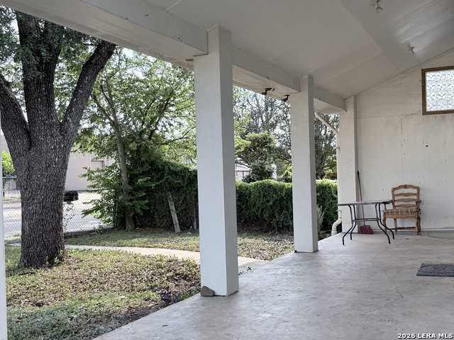 213 Earl Property Photo 4