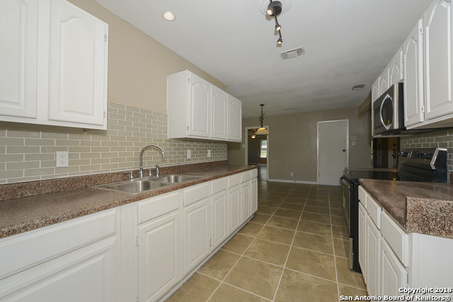 1214 Kenrock St Property Photo 12