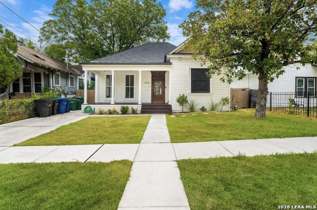 1018 BURNET ST Property Photo 1
