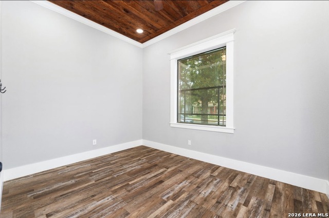 1018 Burnet St Property Photo 7