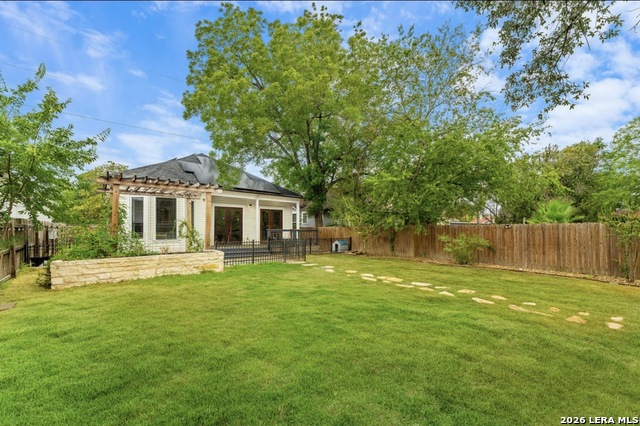 1018 Burnet St Property Photo 29