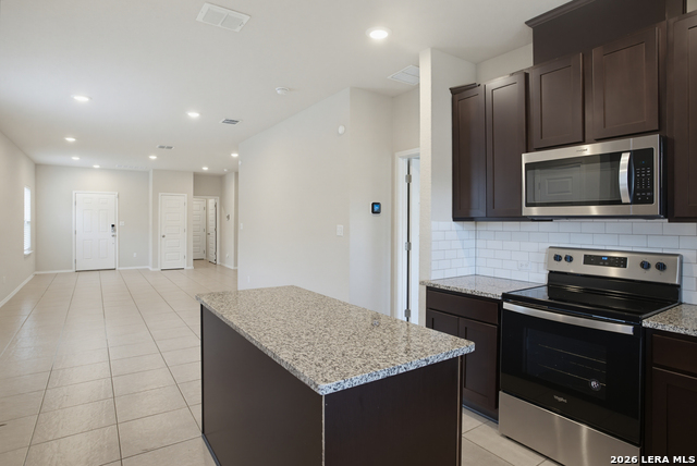7714 Abbey Pl Property Photo 10