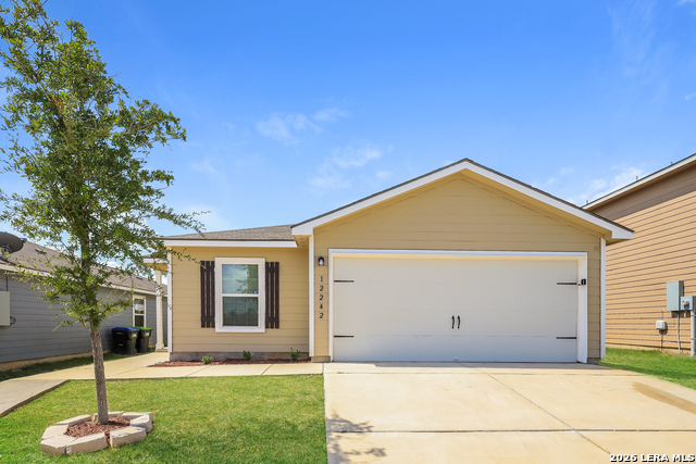 12242 Commander Property Photo 3